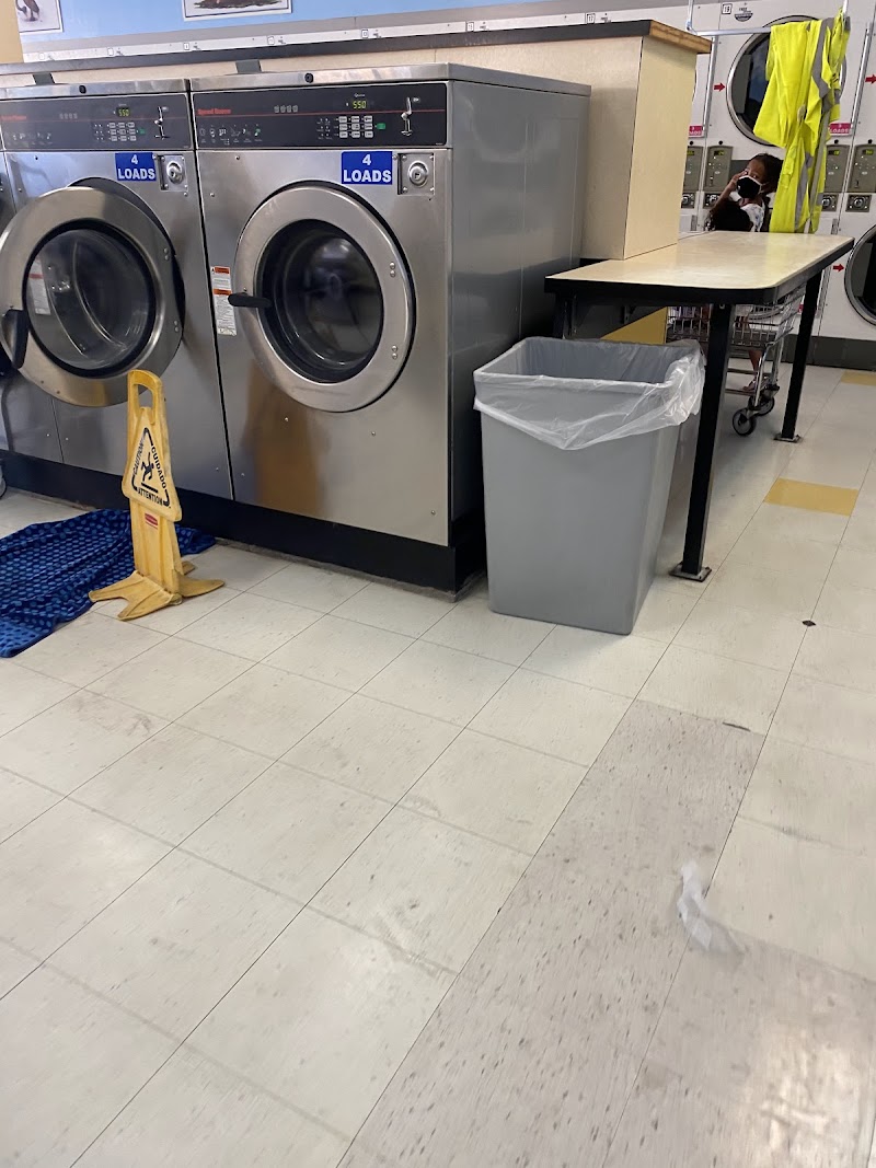 Dirty Bird Laundry - Laundromat in CA 93703