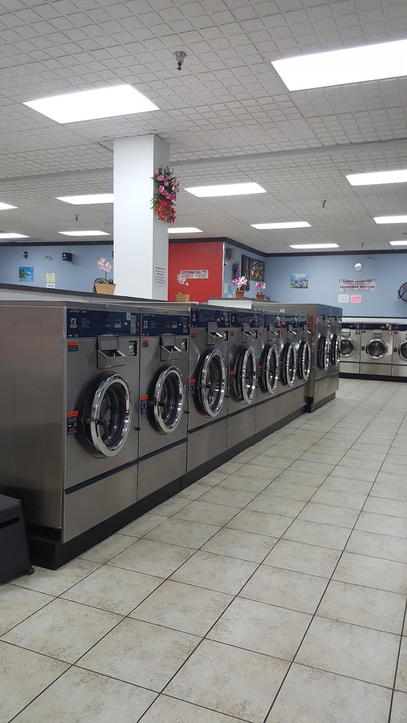 Laundromat - Laundromat in CA 90037